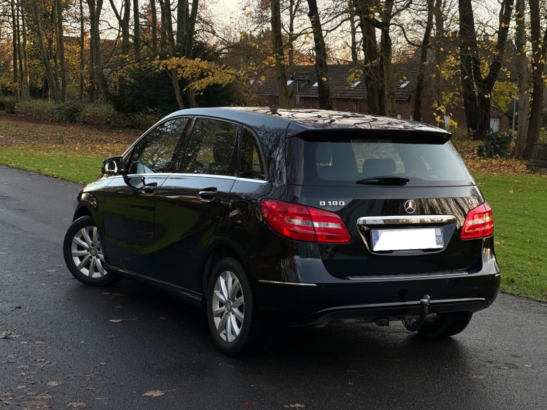 photos TRES BELLE MERCEDES-BENZ B180 CDI PACK SPORT TOUTES OPTIONS GPS-CLIM AUTO-REG VITES-BLUETOOTH