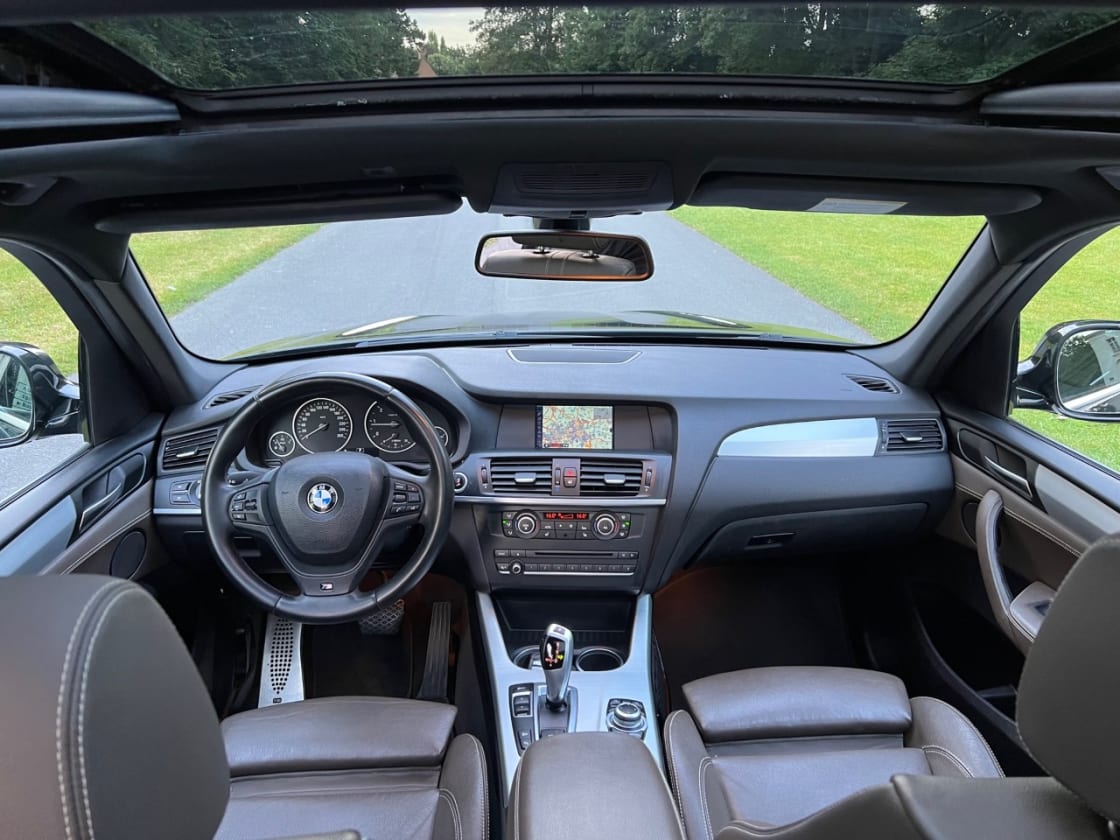 photos TRES BELLE BMW F25 X3 2.0D X-DRIVE 184CH PACK M TOUTES OPTIONS GPS PRO-GPS-CLIM-CUIR-TOIT OUVRANT-CAMERA- COFFRE ELECTRIQUE 1ERE MAIN