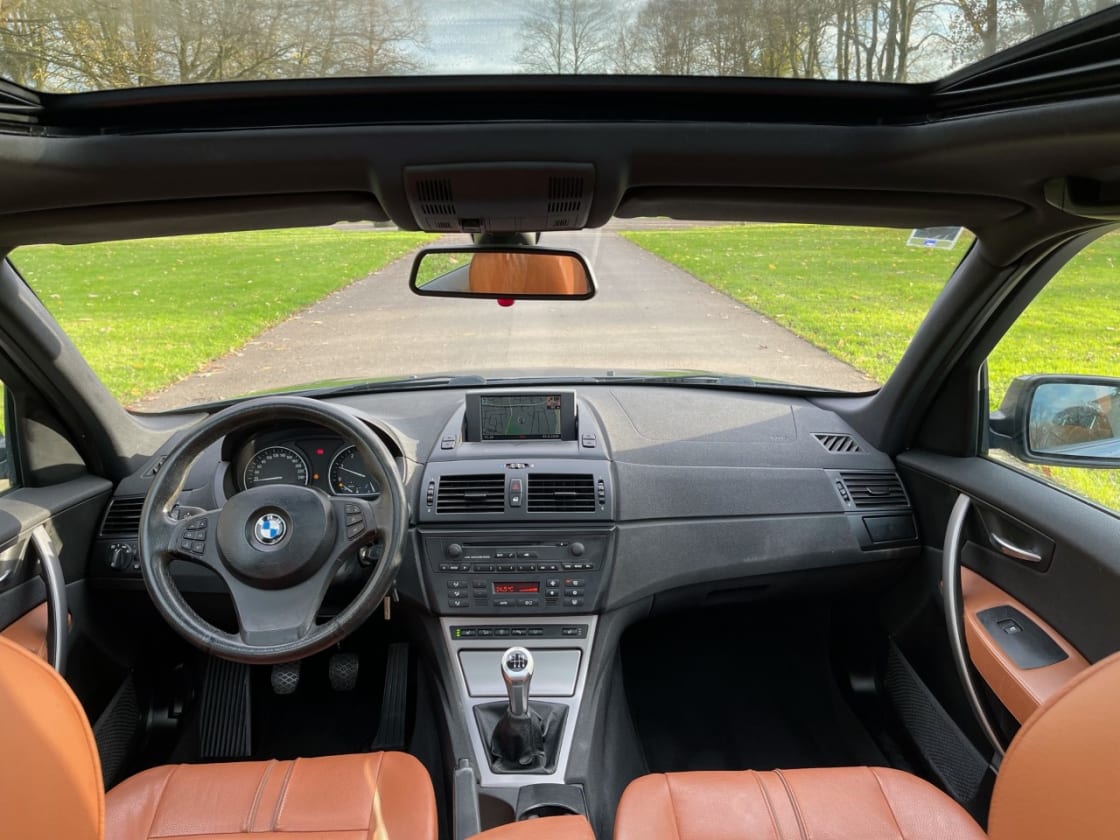 photos TRES BELLE BMW X3 2.0D X-DRIVE PACK SPORT TOUTES OPTIONS GPS-DVD-TV-TOIT PANORAMIQUE-CUIR-CLIM AUTO