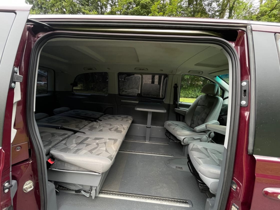 photos Tres belle mercedes-benz viano vito 2.0 cdi westfalia FUN lit toutes options - lit + table