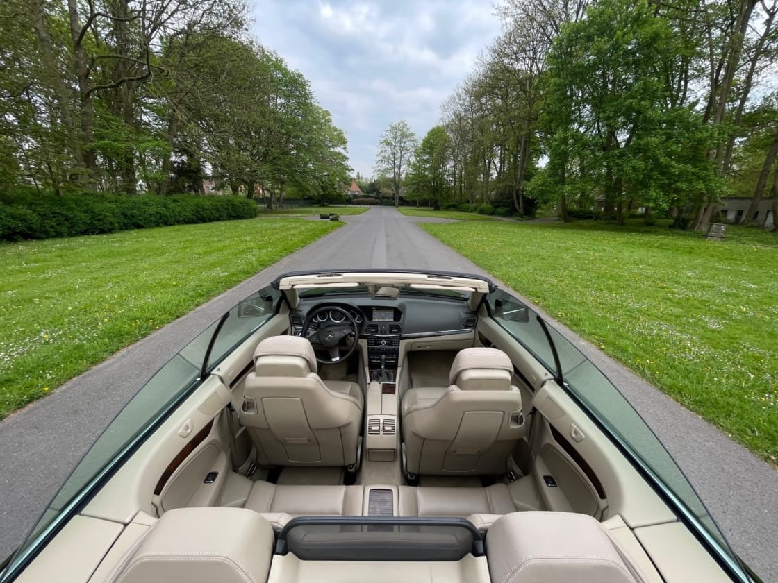 photos TRES BELLE MERCEDES-BENZ E250 CABRIOLET BLUEEFFICIENCY 7G PACK SPORT AMG TTES OPTS GPS-CUIR-CLIM- XENON + LED