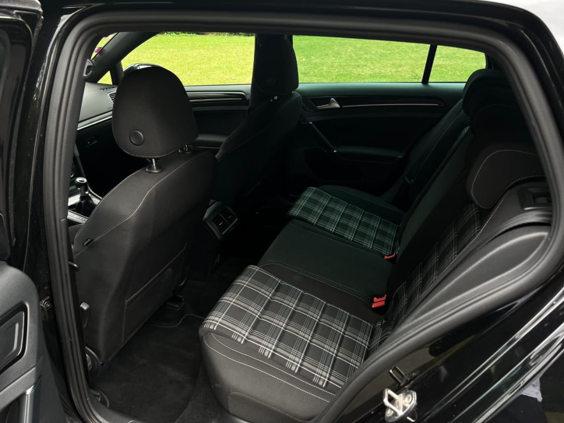 photos TRES BELLE VOLKSWAGEN GOLF7 2.0 GTD 184CH PACK GTD D'ORIGINE TOUTES OPTIONS GARANTIE CHEZ VW