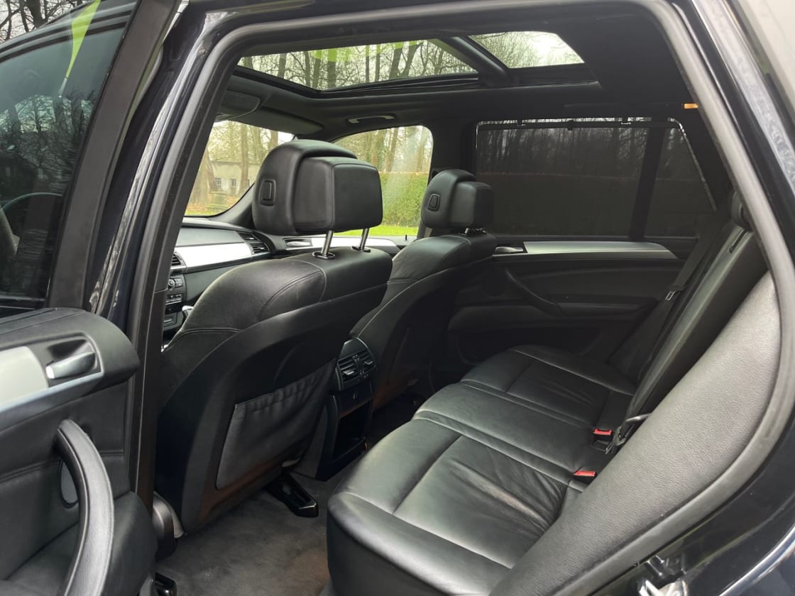 photos TRES BELLE BMW E70 X5 3.0D X-DRIVE PACK M D'ORIGINE TOUTES OPTIONS GPS PRO-XENON-CAMERA-BLUETHOOT-TOIT PANORAMIQUE