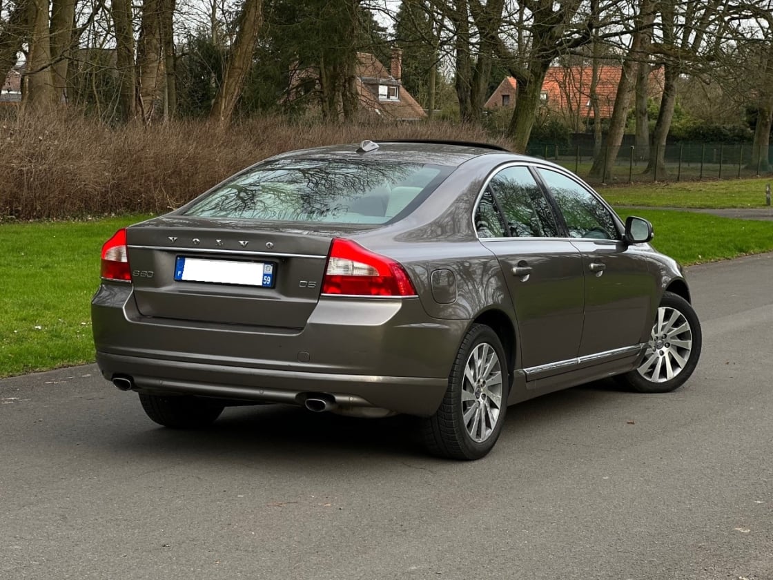photos TRES BELLE VOLVO S80 2.4D D5 AWD 215CH EDITION LUXE TTES OPTS GPS-DVD-TV-CUIR-CLIM-REG VITESSE-XENON