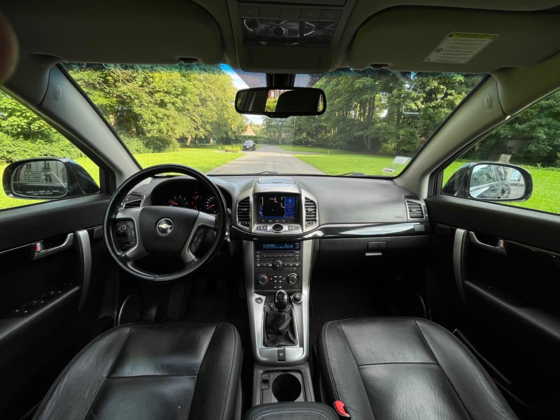 photos TRES BELLE CHEVROLET CAPTIVA 2L VCDI FAMILY PACK TTES OPTIS GPS-CAMERA-CUIR-CLIM AUTO-7 PLACES
