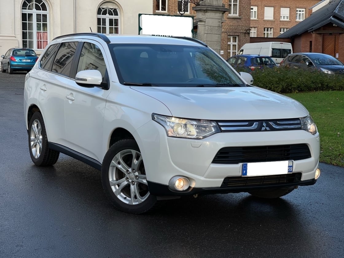 photos TRES BELLE MITSUBISHI OUTLANDER 2L2 DI-D 4WD PACK SPORT TTES OPTS GPS-DVD-CAMERA-CUIR-CLIM-XENO-7PLS