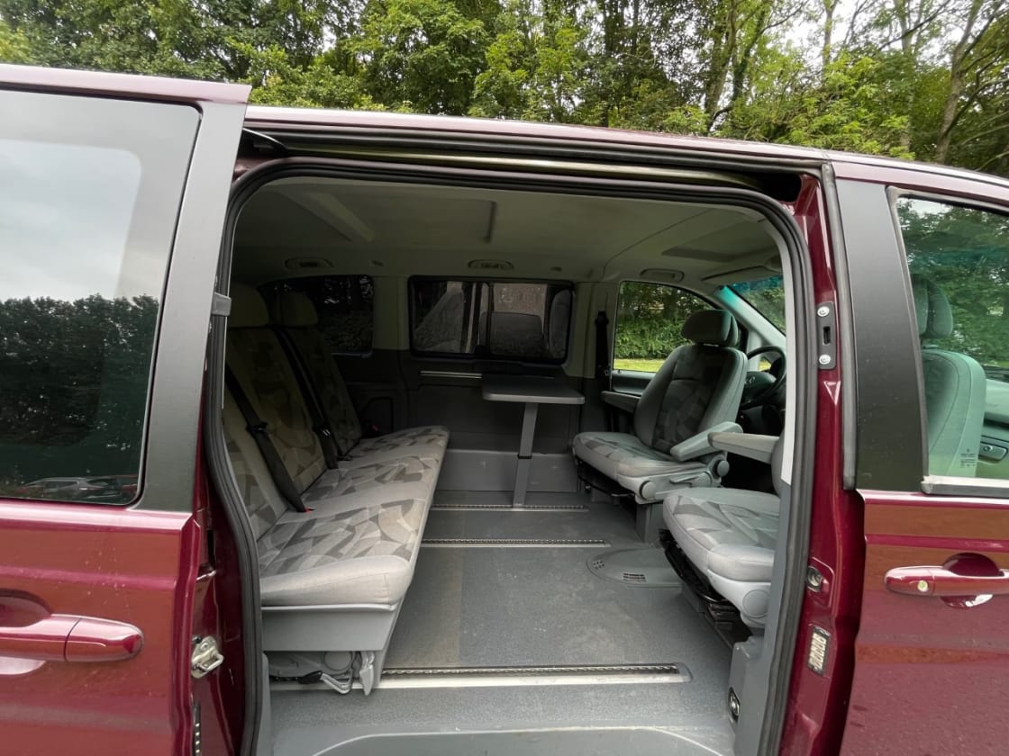 photos Tres belle mercedes-benz viano vito 2.0 cdi westfalia FUN lit toutes options - lit + table