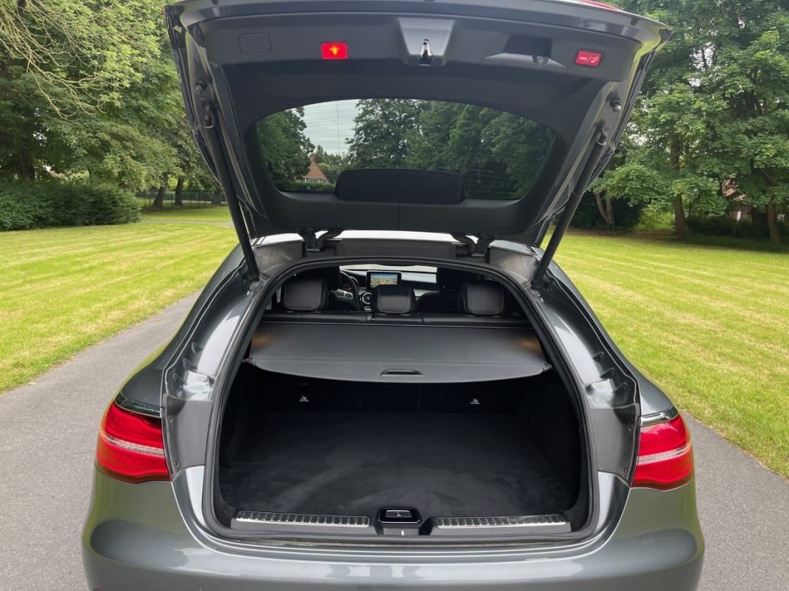 photos TRES BELLE MERCEDES-BENZ GLC COUPE 220D AMG LINE 4 MATIC TOUTES OPTIONS GPS-DVD-CUIR-CLIM-TOIT PANO-CAMERA 360°