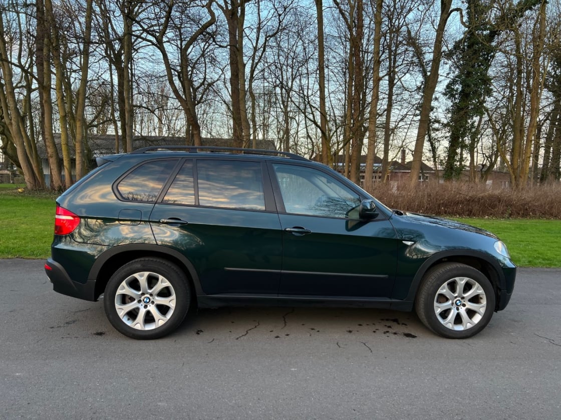 photos TRES BELLE BMW E70 X5 3.0D X-DRIVE PACK SPORT TTES OPTS GPS-CUIR-TOIT PANO-XENON-CAMERA-BLUETOOTH
