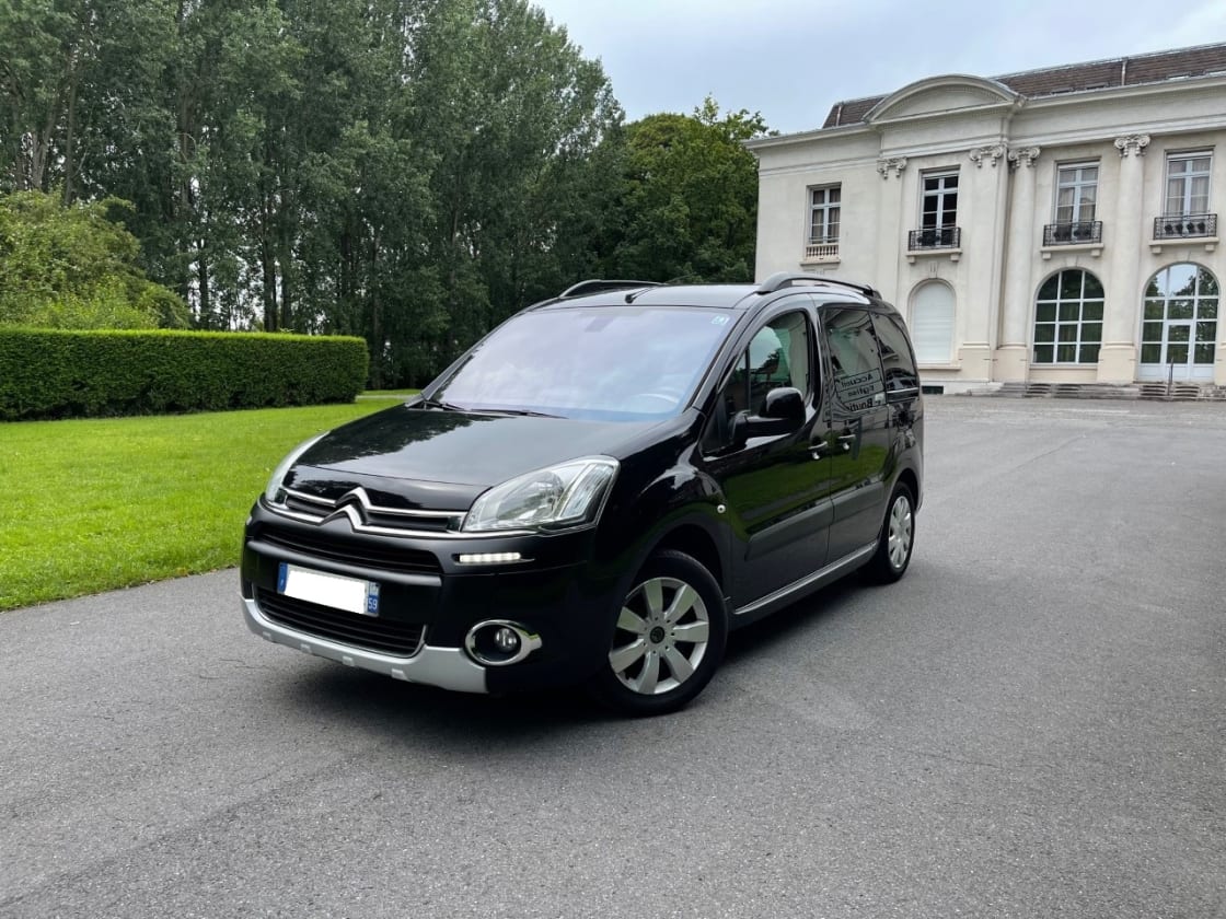 photos TRES BELLE CITROEN BERLINGO 1.6HDI 92CH PACK XTR+ TTES OPTIS CLIM AUTO-REG VITESSE-LED-BLUETOOTH