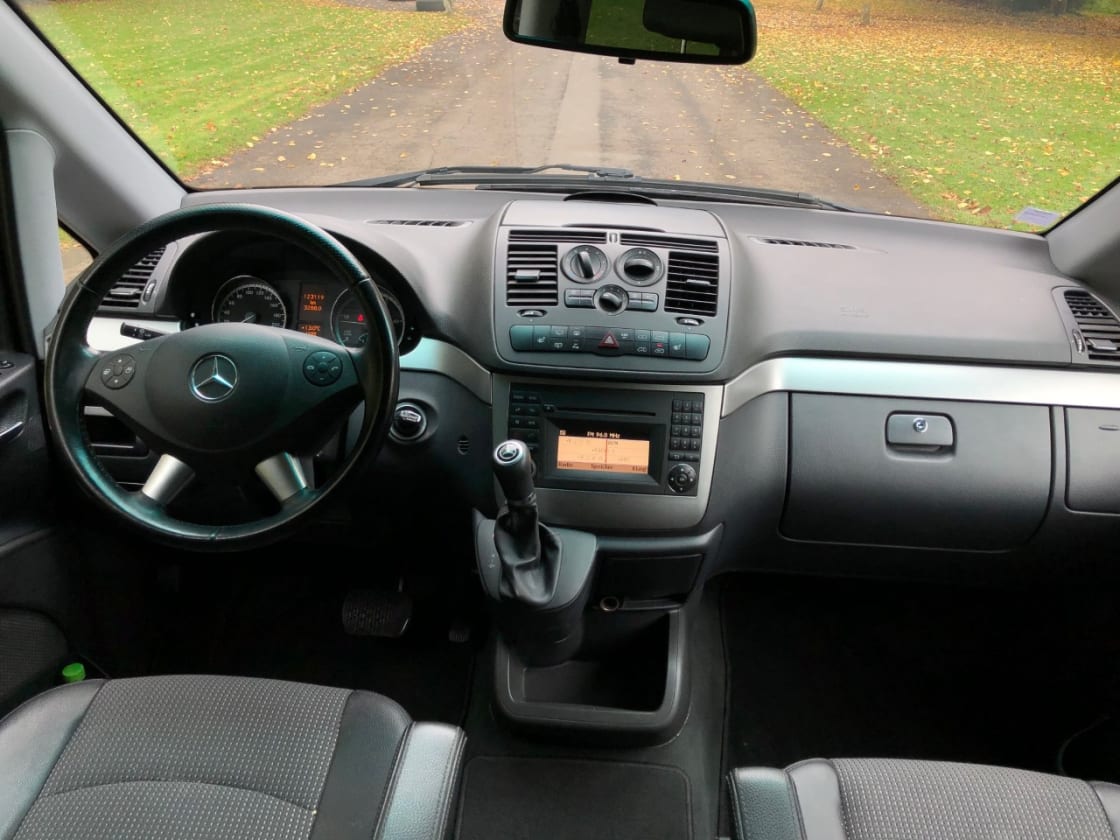 photos TRES BELLE MERCEDES-BENZ VITO VIANO 2L2CDI 163CH LONG PACK TOUTES OPTIONS CUIR-CLIM AUTO-TABLE +7PL