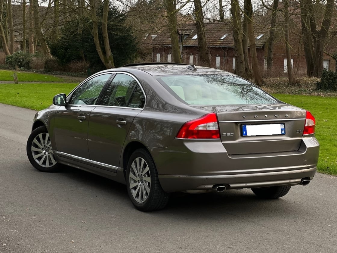 photos TRES BELLE VOLVO S80 2.4D D5 AWD 215CH EDITION LUXE TTES OPTS GPS-DVD-TV-CUIR-CLIM-REG VITESSE-XENON
