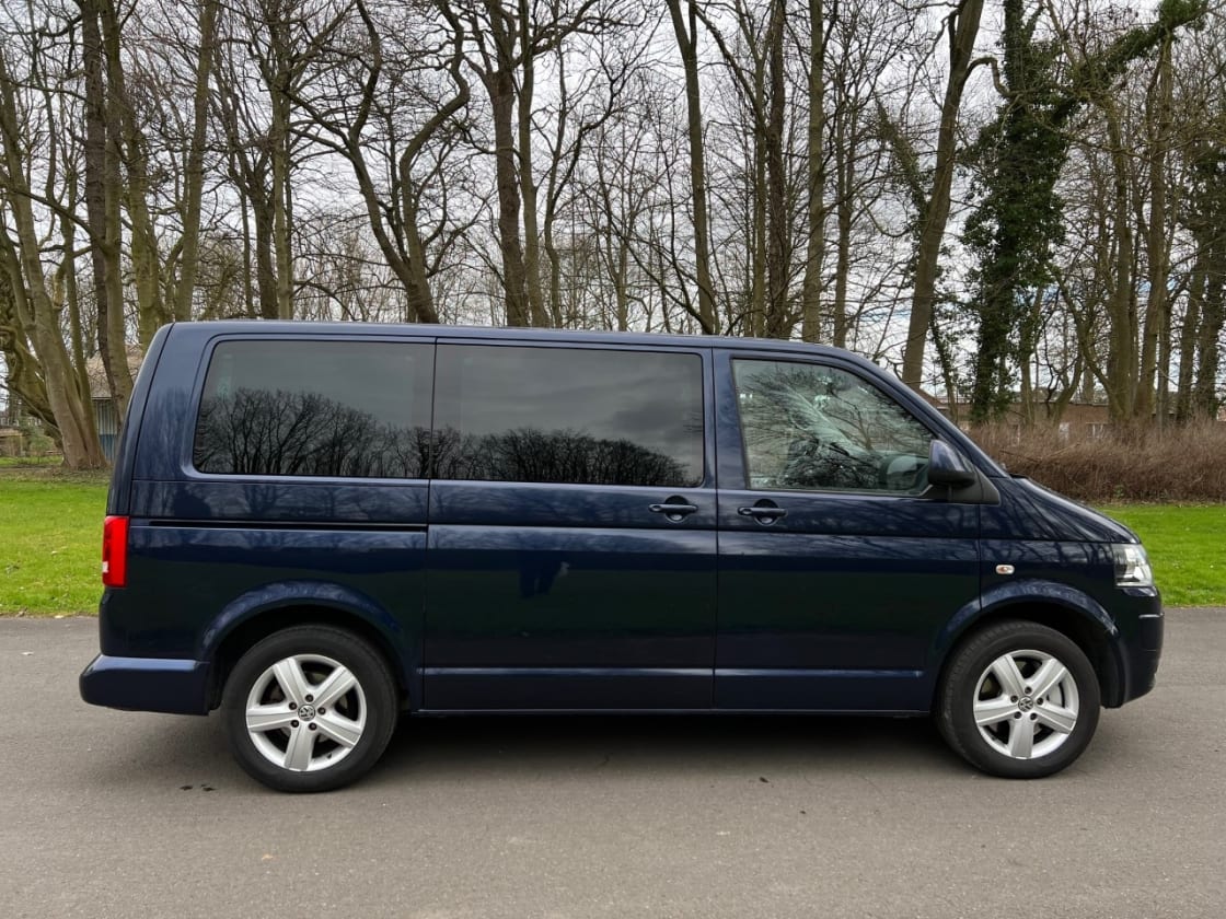 photos TRES BELLE VOLKSWAGEN MULTIVAN 2.0 TDI 179CH TTES OPTIS GPS PRO-CLIM AUTO-REG VITESS-7PLACES AVEC LIT + TABLE - CHAUFFAGE STATIONNAIRE