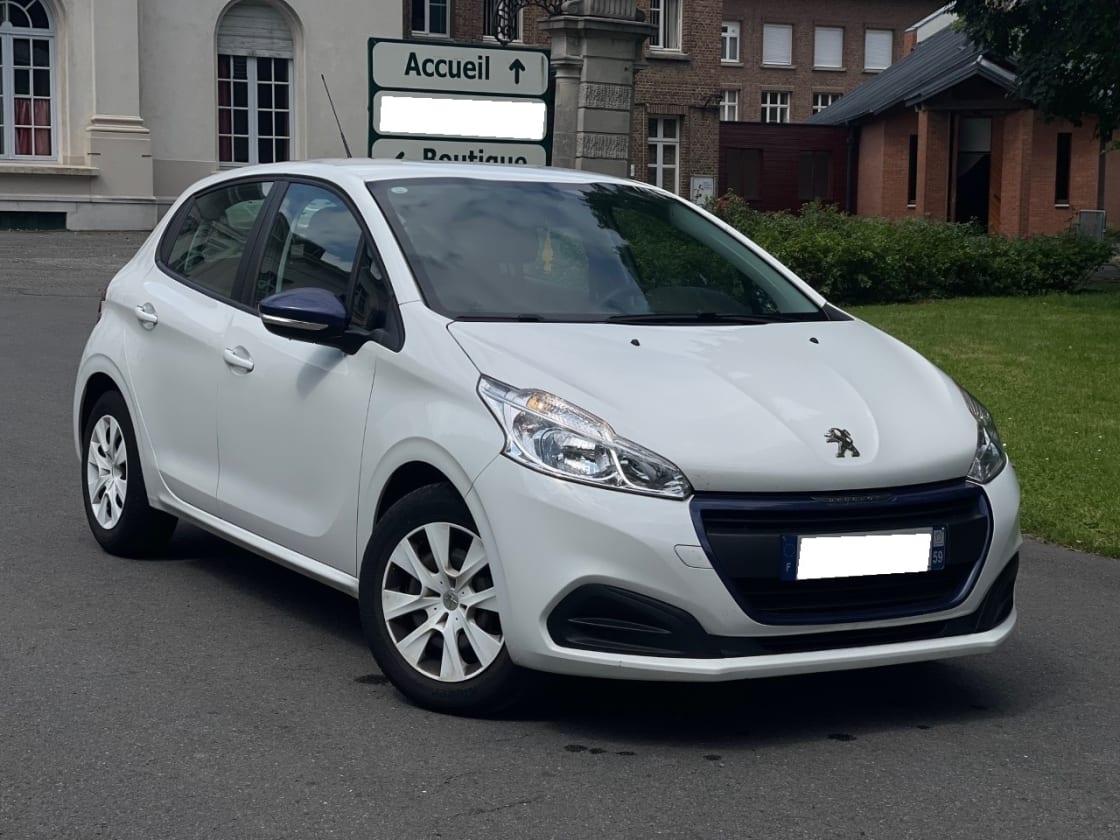 photos TRES BELLE PEUGEOT 208 1.6 HDI PACK SPORT 1ERE MAIN TRES PROPRE 5 PLACES