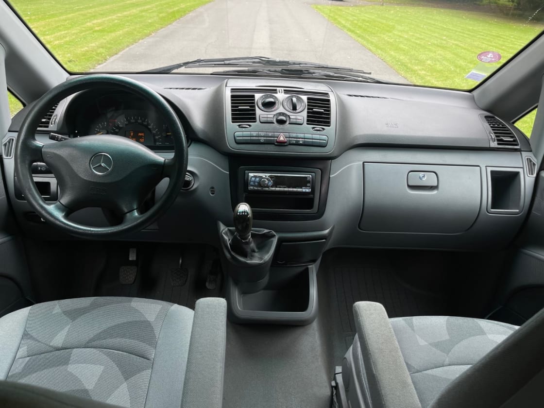 photos Tres belle mercedes-benz viano vito 2.0 cdi westfalia FUN lit toutes options - lit + table