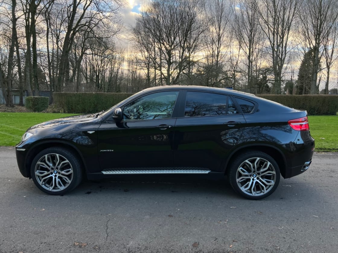 photos TRES BELLE BMW E71 X6 3.0D PHASE ll 245CH X-DRIVE PACK SPORT TOUTES OPTIONS GPS PRO-XENON-CAMERA-BLUETHOOT- 5 PLACES