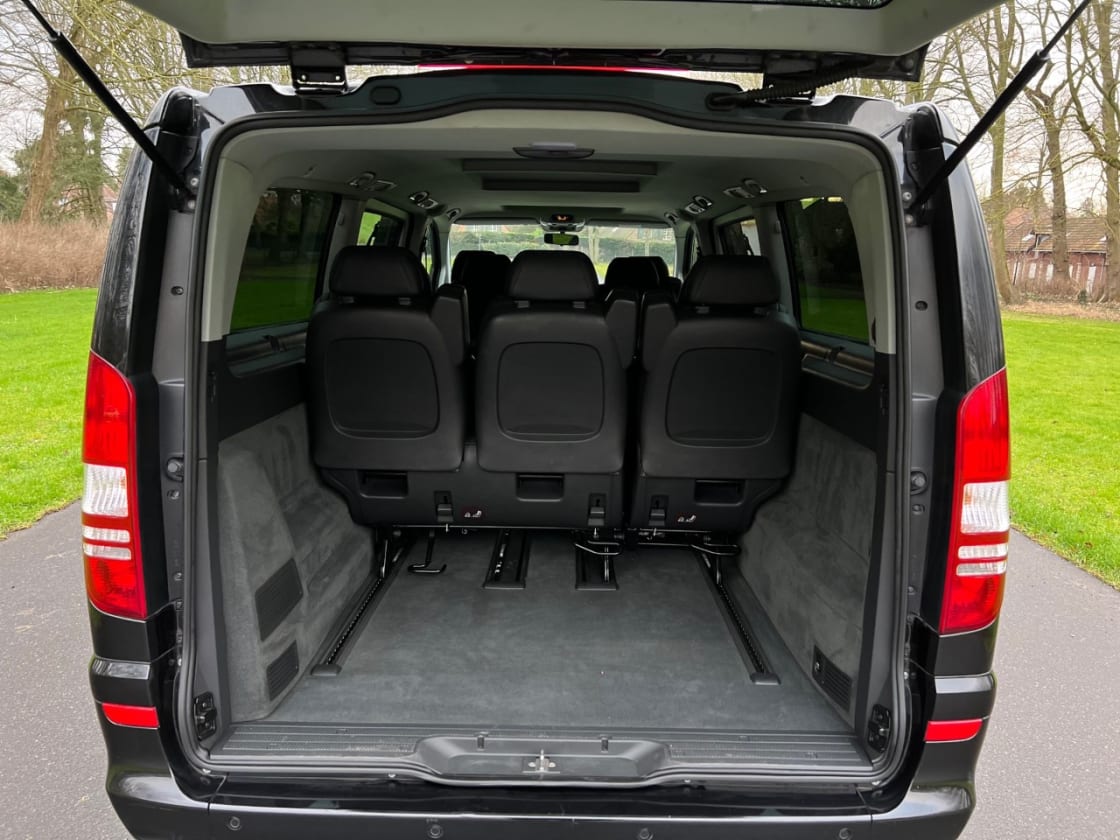 photos TRES BELLE MERCEDES-BENZ VIANO LONG 2.2CDI 163CH AMBIANTE TTES OPTS GPS-CLIM -CUIR-XENON-TABLE-7PLS + PORTE ELECTRIQUE