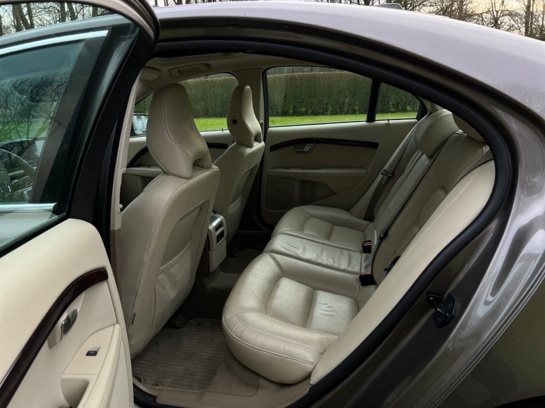 photos TRES BELLE VOLVO S80 2.4D D5 AWD 215CH EDITION LUXE TTES OPTS GPS-DVD-TV-CUIR-CLIM-REG VITESSE-XENON