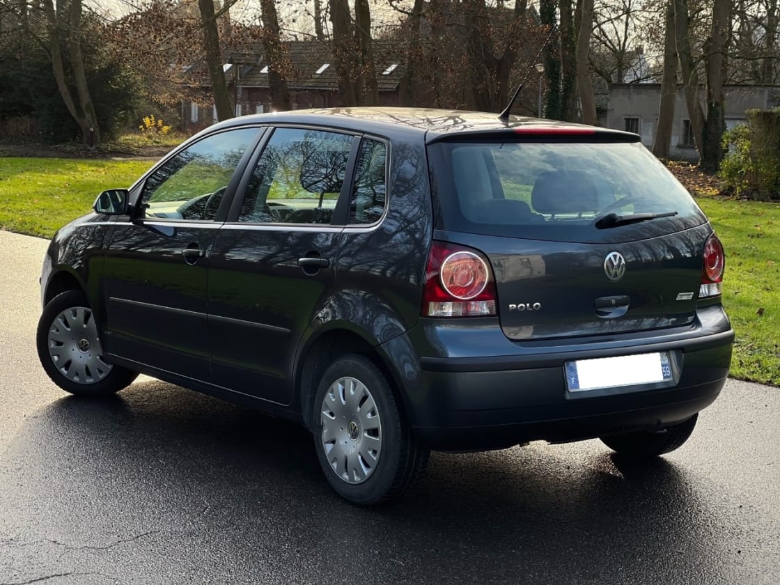 photos TRES BELLE VOLKSWAGEN POLO 1.2I PACK UNITED SPORT TOUTES OPTIONS 1 ERE MAIN FAIBLE KM