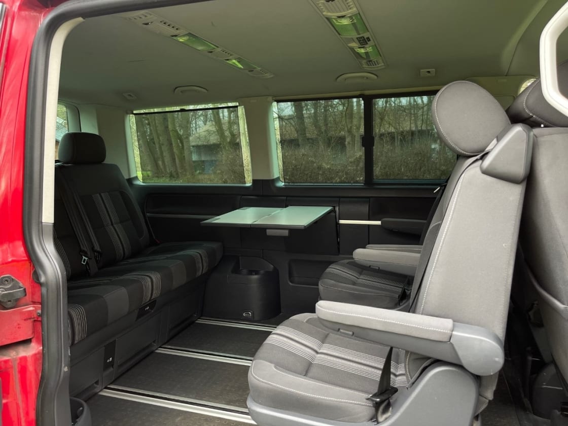 photos TRES BELLE VOLKSWAGEN MULTIVAN 2.0 TDI 180CH TTES OPTIS 7PLACES AVEC LIT + TABLE -REG VITESSE+ BLUETOOTH