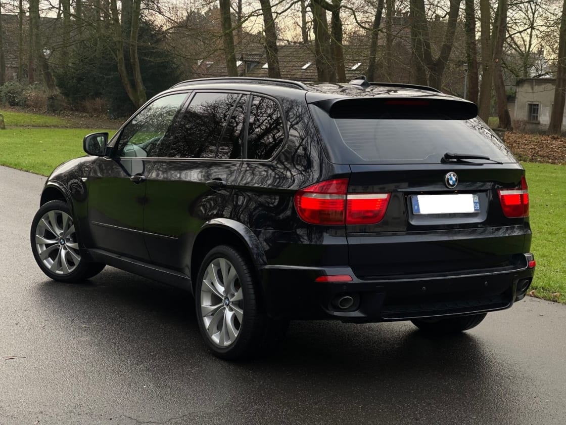 photos TRES BELLE BMW E70 X5 3.0D X-DRIVE PACK M D'ORIGINE TOUTES OPTIONS GPS PRO-XENON-CAMERA-BLUETHOOT-TOIT PANORAMIQUE
