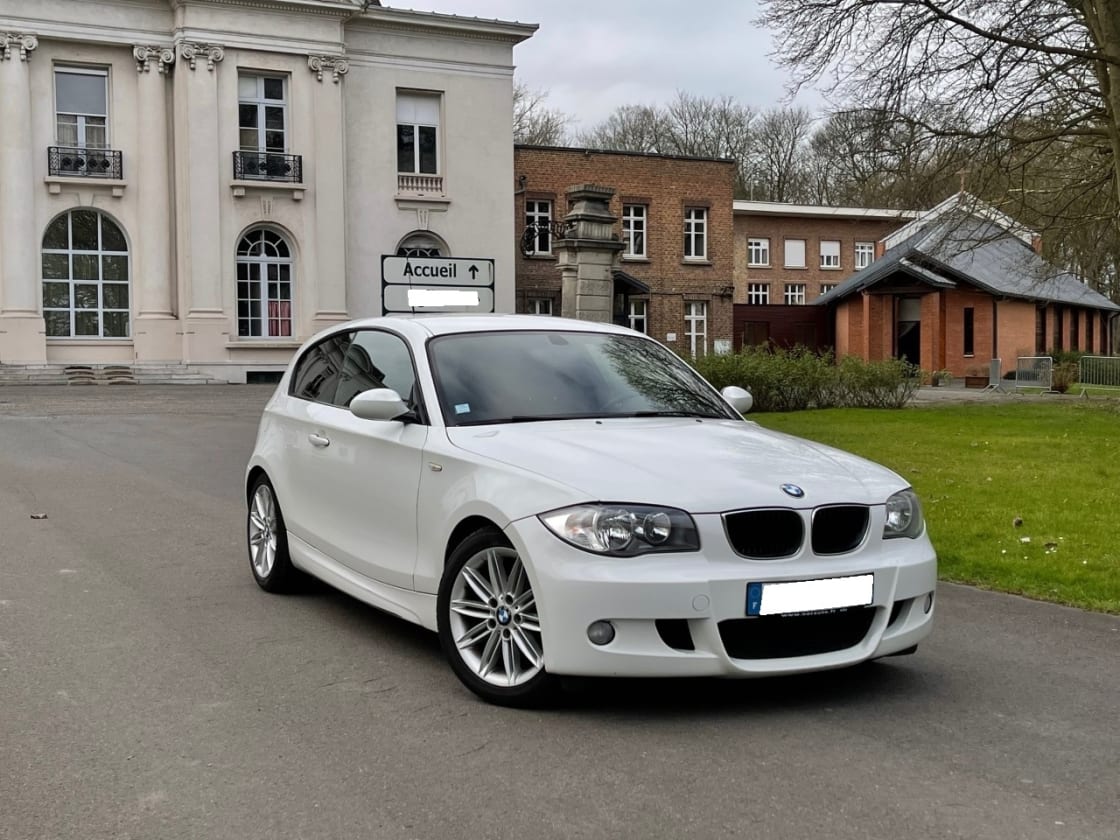 photos TRES BELLE BMW E87 118D 2.0D PACK M SPORT D'ORIGINE TOUTES OPTIONS CUIR + CLIM AUTO