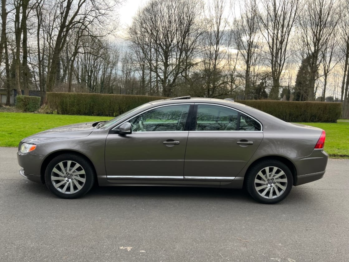 photos TRES BELLE VOLVO S80 2.4D D5 AWD 215CH EDITION LUXE TTES OPTS GPS-DVD-TV-CUIR-CLIM-REG VITESSE-XENON