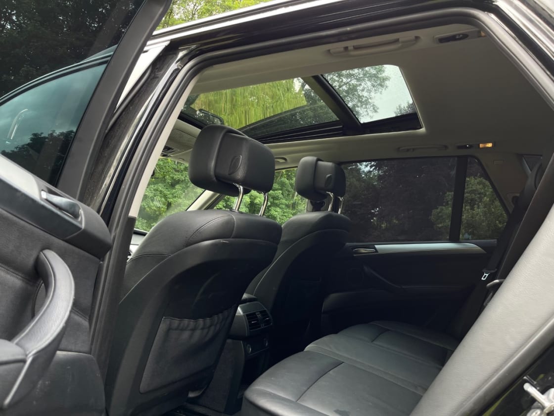 photos TRES BELLE BMW E70 X5 3.0D X-DRIVE PHASE ll PACK SPORT TOUTES OPTIONS GPS-DVD-TV-TOIT PANO-XENON-CAMERA-BLUETHOOT