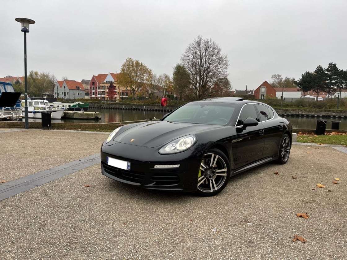 photos TRES BELLE PORSCHE PANAMERA 3.0 4S V6 PDK E-HYBRID GPS PRO-TV-CUIR-CLIM-TOIT PANO-XENON-CAMERA360° 