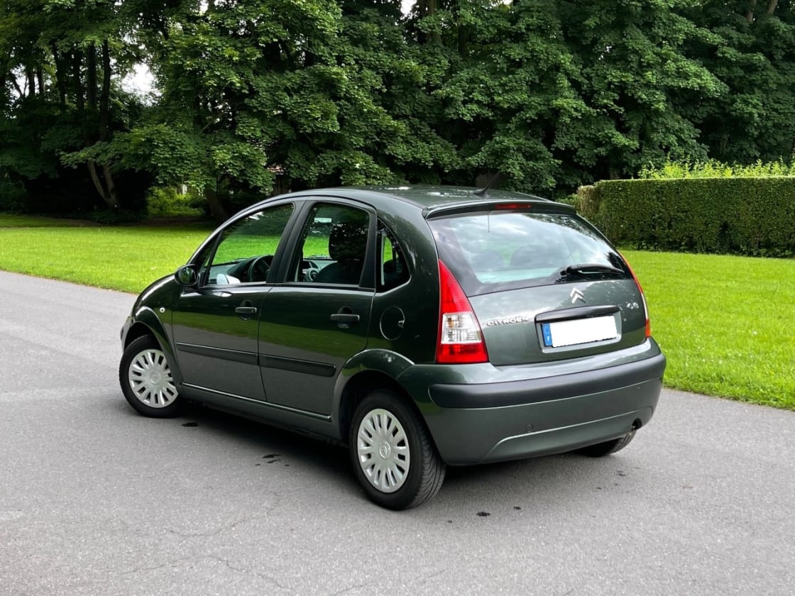 photos TRES BELLE CITROEN C3 1.4I 75CH PACK ATTRACTION TOUTES OPTIONS