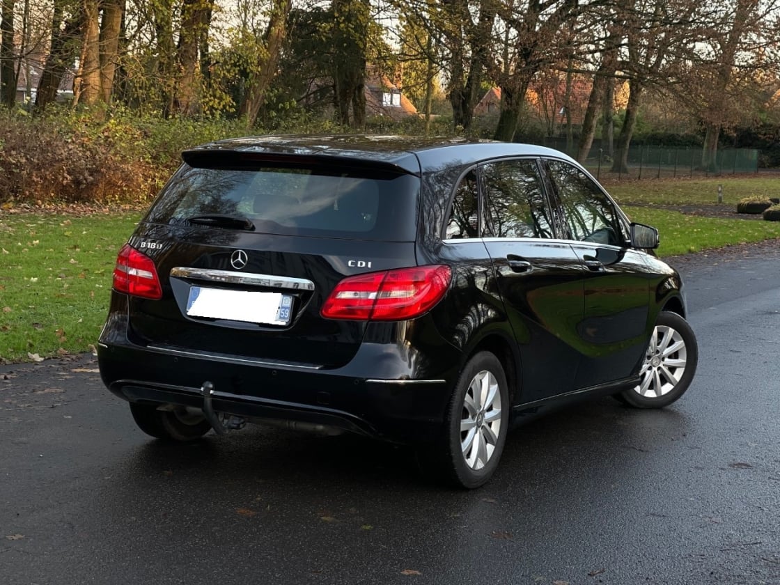 photos TRES BELLE MERCEDES-BENZ B180 CDI PACK SPORT TOUTES OPTIONS GPS-CLIM AUTO-REG VITES-BLUETOOTH