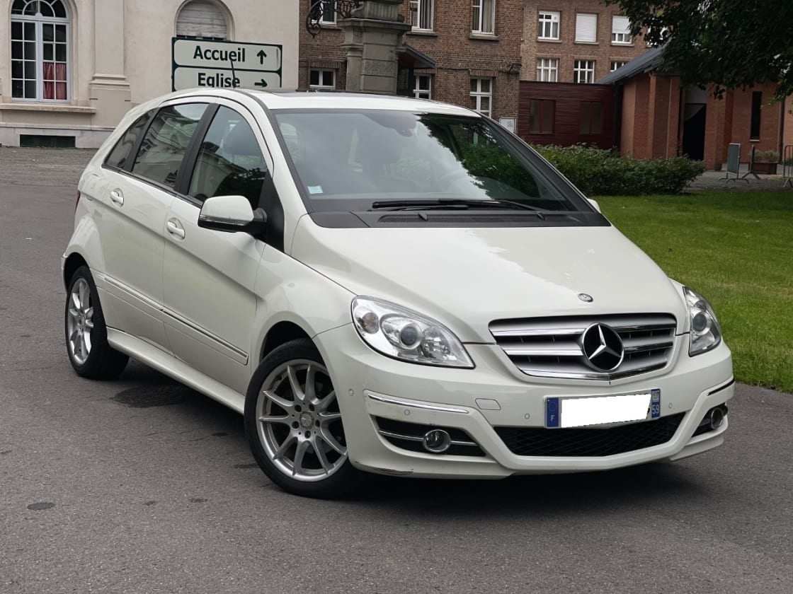 photos TRES BELLE MERCEDES-BENZ B180 CD PACK SPORT TOUTES OPTIONS CLIM AUTO - CUIR - TOIT PANO