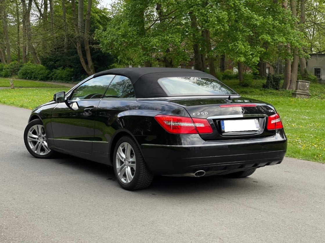 photos TRES BELLE MERCEDES-BENZ E250 CABRIOLET BLUEEFFICIENCY 7G PACK SPORT AMG TTES OPTS GPS-CUIR-CLIM- XENON + LED