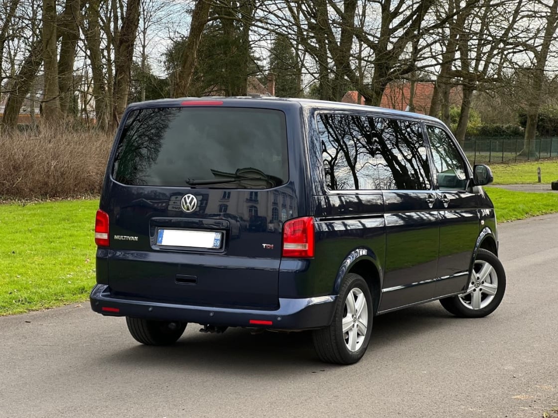 photos TRES BELLE VOLKSWAGEN MULTIVAN 2.0 TDI 179CH TTES OPTIS GPS PRO-CLIM AUTO-REG VITESS-7PLACES AVEC LIT + TABLE - CHAUFFAGE STATIONNAIRE