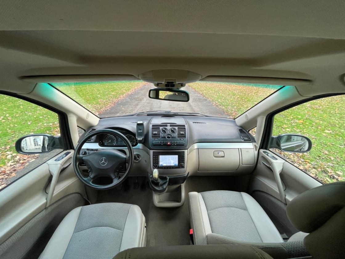 photos TRES BELLE MERCEDES-BENZ VITO VIANO 2L2CDI 150CH LONG PACK TOUTES OPTIONS CUIR-CLIM AUTO-TOIT PANO + 8 PLACES
