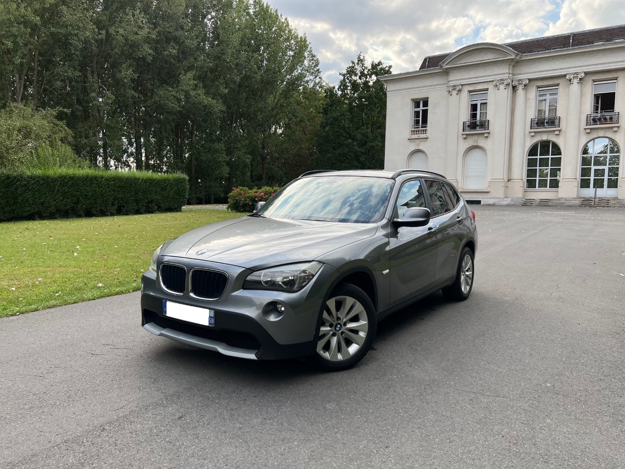 tres-belle-bmw-x1-sdrive-18d-2-0d-pack-sport-toutes-options-est-sur