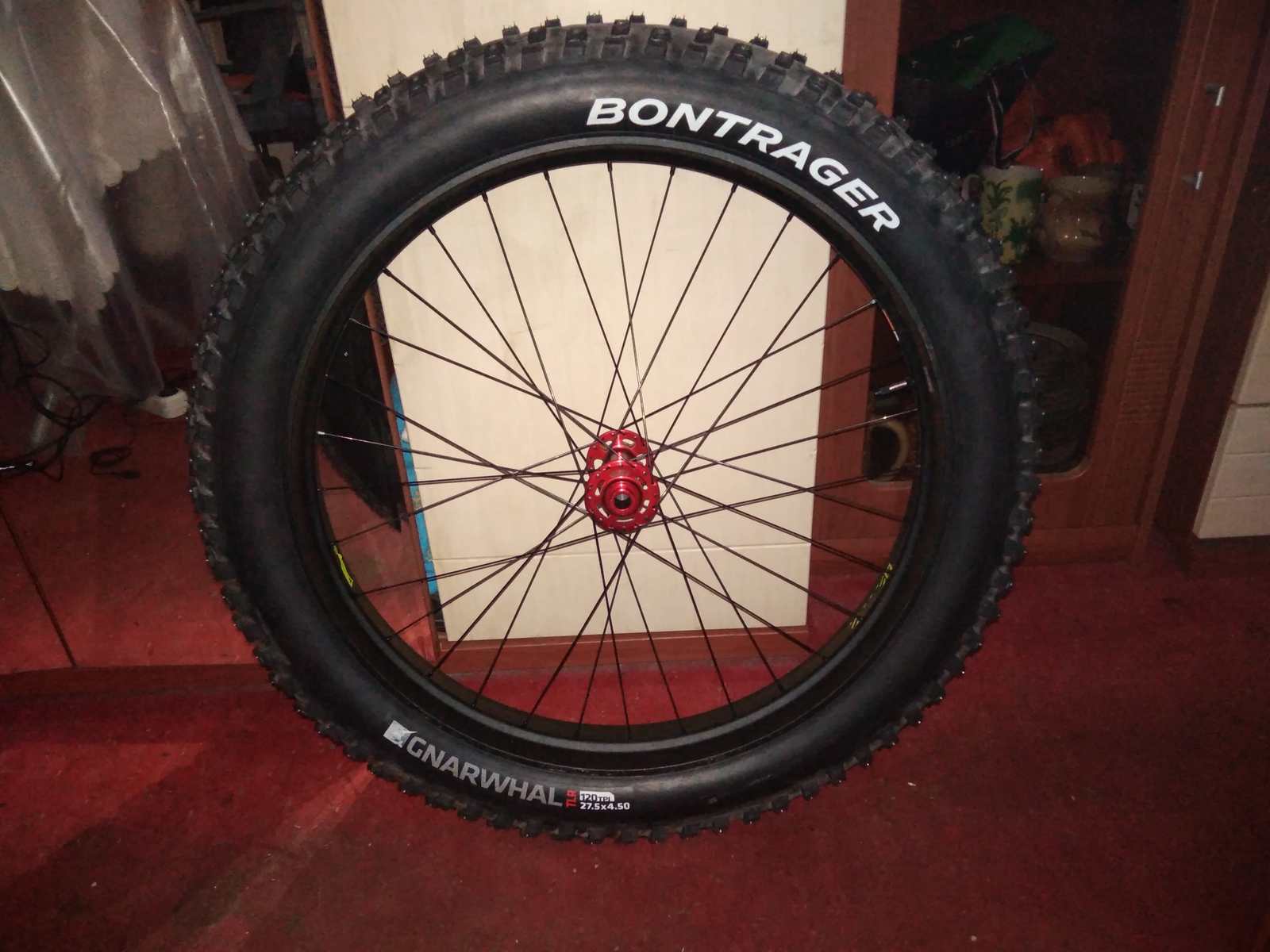 Седло, роторы, маска Airitim. Бескамерка на фэт колёса Bontrager Gnarwhal
