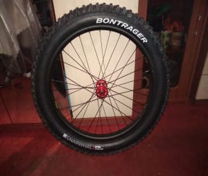 Седло, роторы, маска Airitim. Бескамерка на фэт колёса Bontrager Gnarwhal