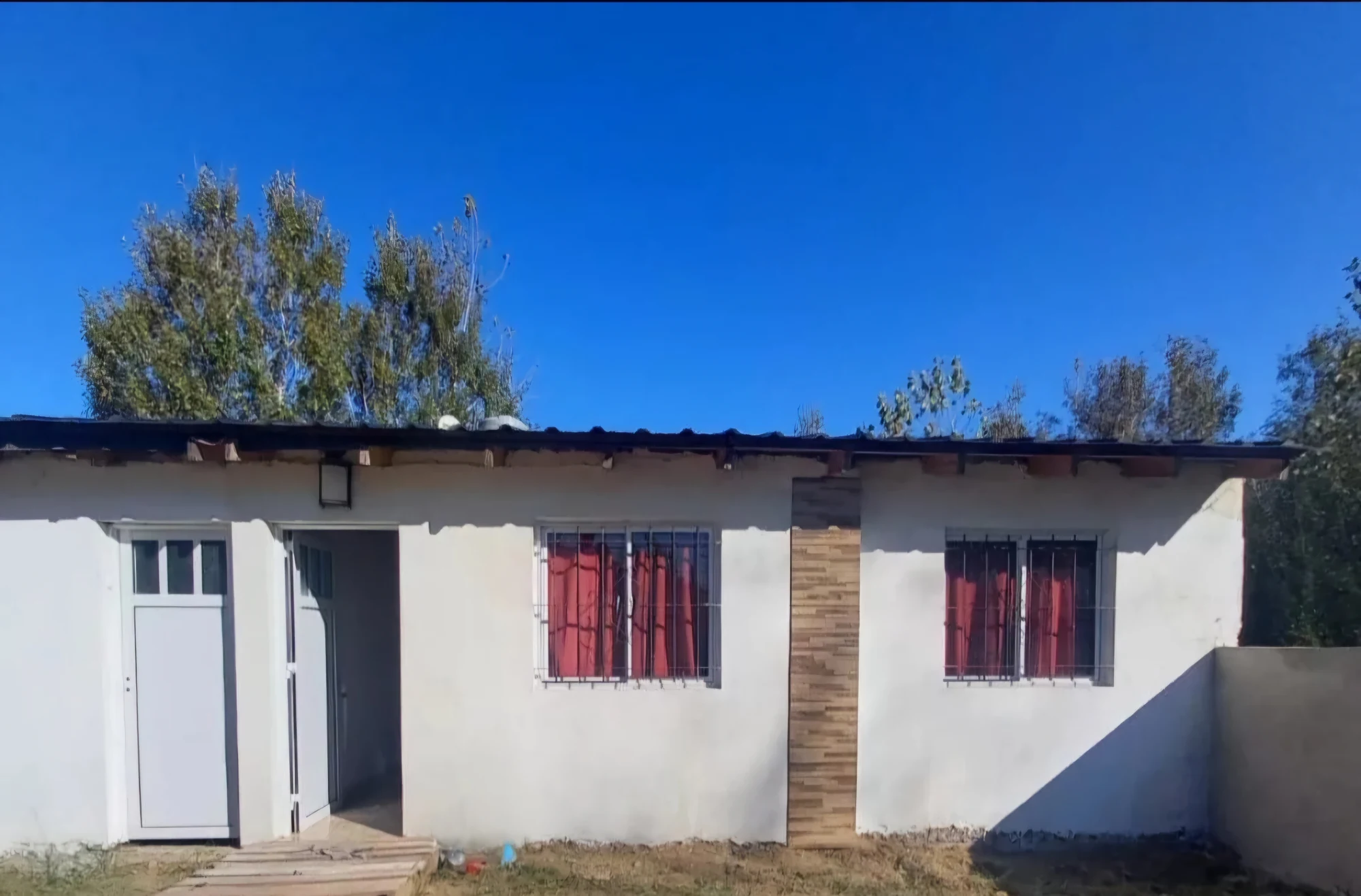 Main image of Chalet de 3 Ambientes con Patio Privado en Mar del Tuyú