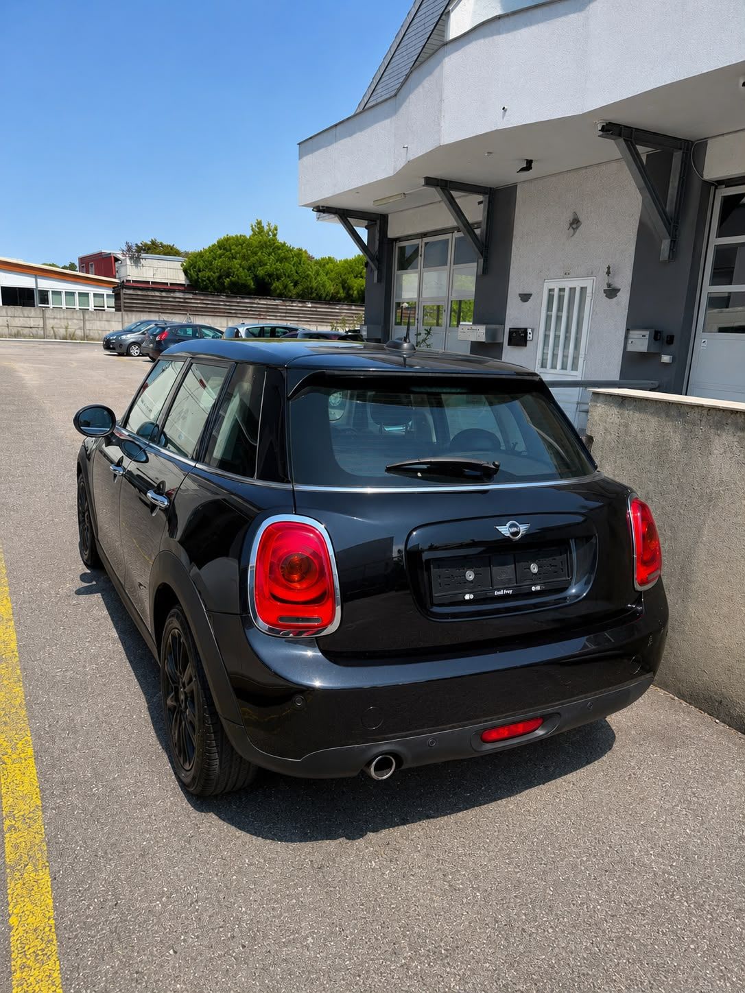 MINI Cooper 5 Door (F55) 2016 – photo 2 – rvacars Tolochenaz