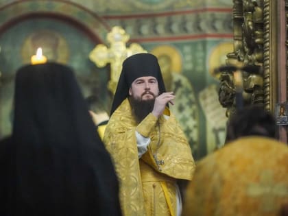 Вице-спикер Госдумы предложила изучить вопрос о введении мер поддержки семьям участвующих в СВО священников