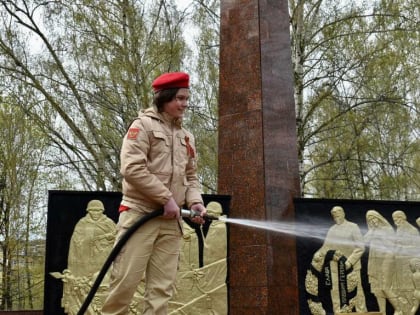 Мемориалы и памятники приводят в порядок в Подмосковье ко Дню Победы