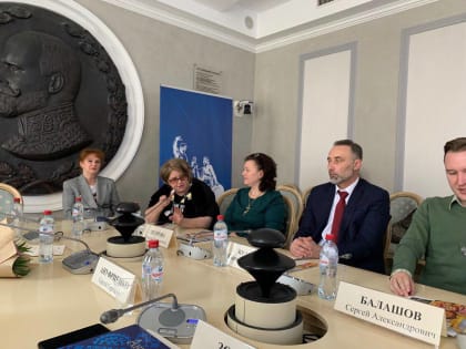 В Общественной палате Российской Федерации прошёл круглый стол. Его тема — «Роль художественного творчества в укреплении общероссийской идентичности и патриотическом воспитании мол