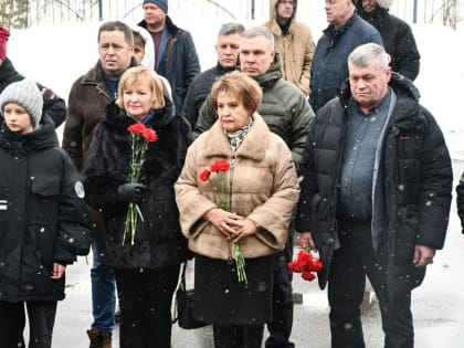 Торжественного открытие парты Героя и мемориальной доски в школе д. Шабурново