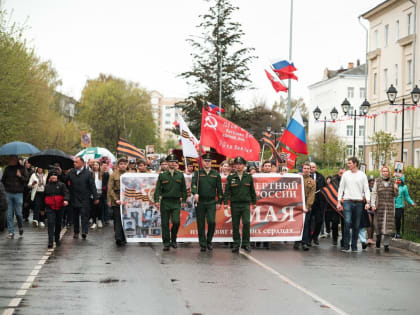 Мёртвые и живые в одном строю!