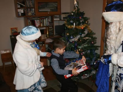 Сколько родителям в Подмосковье придется отвалить за визит Деда Мороза?