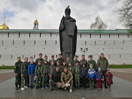 9 мая в гости к преподобному Сергию Радонежскому прибыли Межрайонный поисковой отряд «Рубеж» из Кировской области и ВПК «Патриот» из Сергиева Посада.