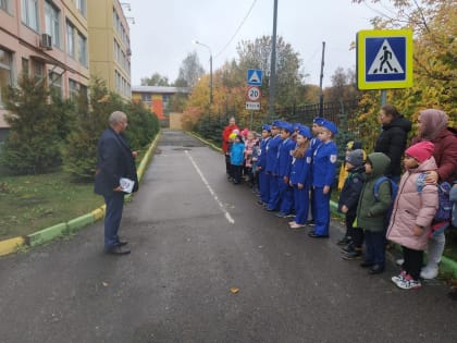 Химкинские партийцы научили детей правилам дорожного движения