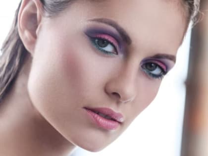 «Такой макияж опасен»: офтальмолог рассказала, как стрелки могут сказаться на здоровье