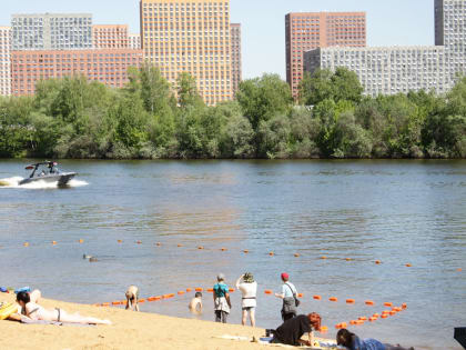 Вода в Москве‑реке прогрелась до комфортных значений